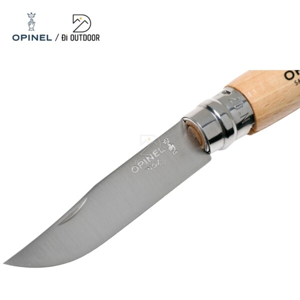 Lưỡi dao của dao opinel no 7 được làm từ thép không gỉ