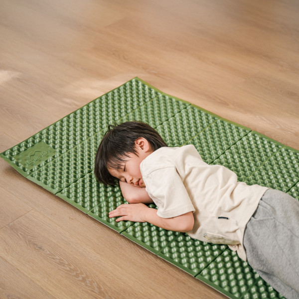 Thảm lót lều chống ẩm cách nhiệt naturehike cnk2450ws044 sử dụng trong lều