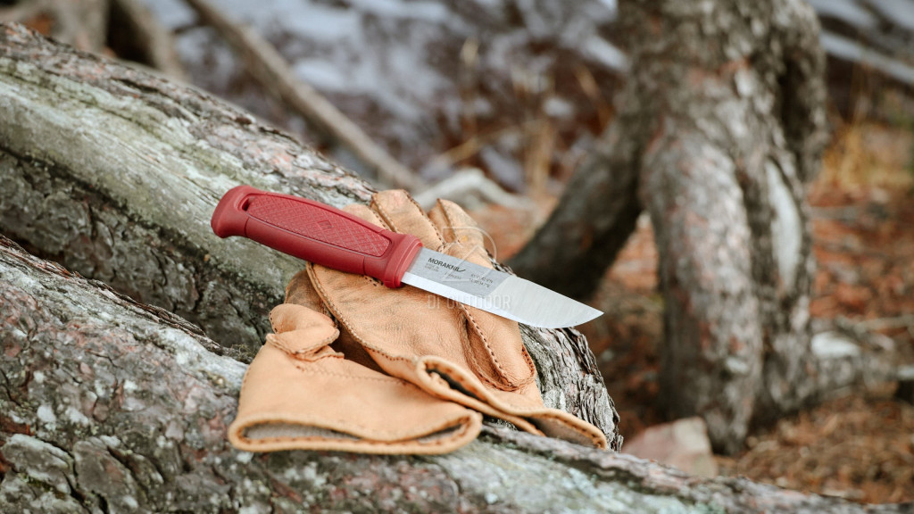 Cách cầm dao morakniv kansbol s an toàn khi dã ngoại