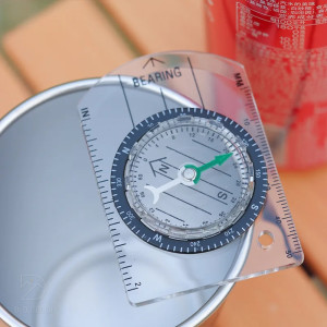 la bàn chỉ hướng sinh tồn