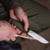 Morakniv Kansbol S dùng nhóm lửa với đá lửa