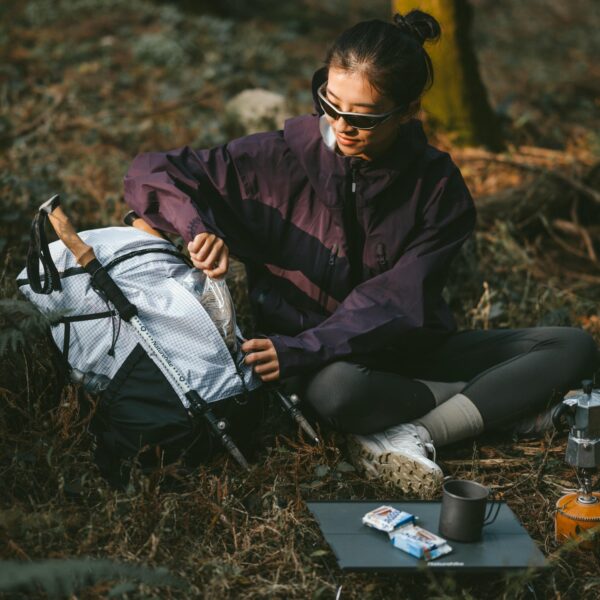 12. Form dáng gọn gàng của balo hiking 25l mã cnk2300bb017