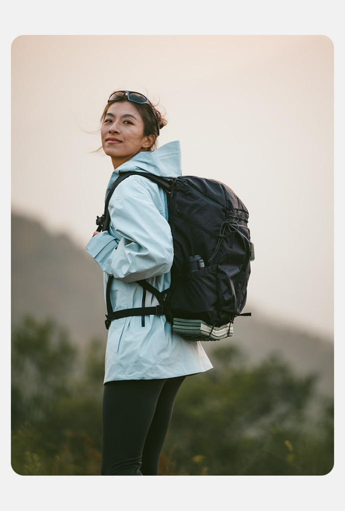 Balo naturehike 25l siêu nhẹ helium cnk2300bb017 12. Form dáng gọn gàng của balo hiking 25l mã cnk2300bb017