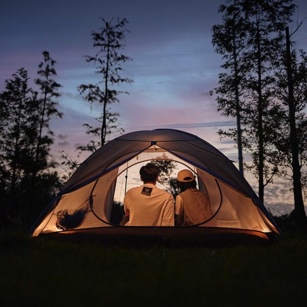 Không gian bên trong rộng rãi của lều 2 người naturehike yu chuan