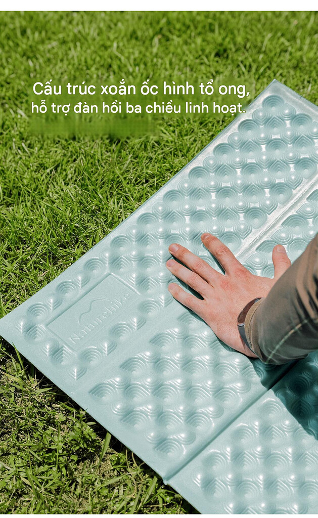 Đệm xốp trứng naturehike r2. 4 cnk2650ws036 Lớp phủ bạc phản xạ thân nhiệt của đệm xốp trứng tráng nhôm naturehike r2. 4
